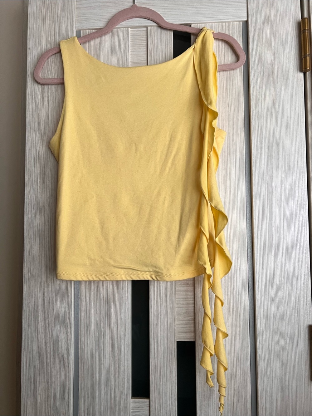 Women’s Yellow One-Shoulder Ruffle Tank Top